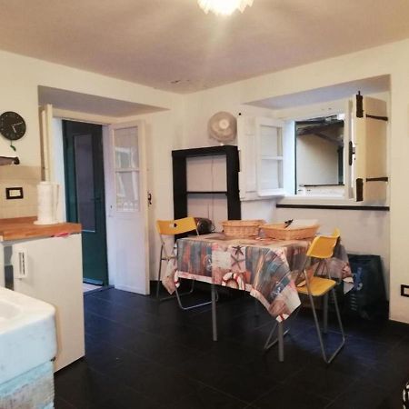 Bilocale Centro Storico - Via Sant' Erasmo Apartment Bonassola Ngoại thất bức ảnh