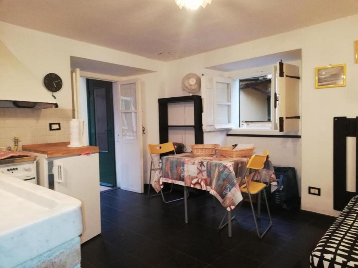 Bilocale Centro Storico - Via Sant' Erasmo Apartment Bonassola Ngoại thất bức ảnh